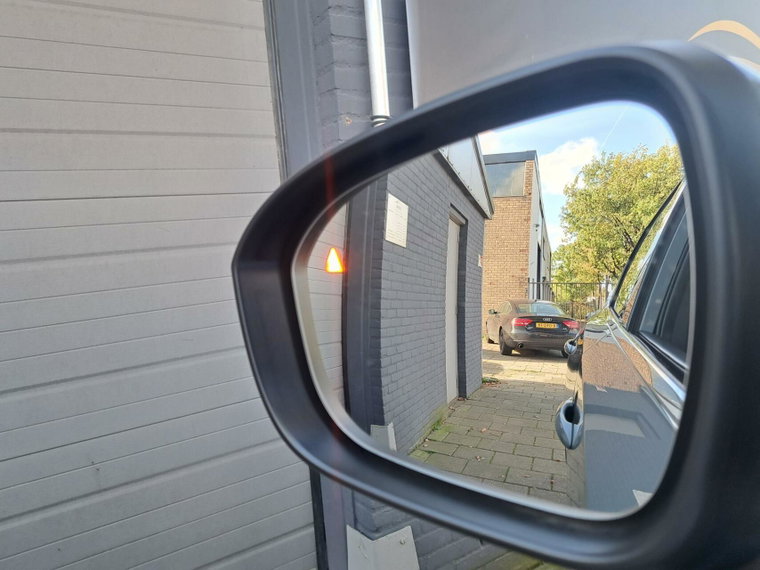 Vehicle Image 27