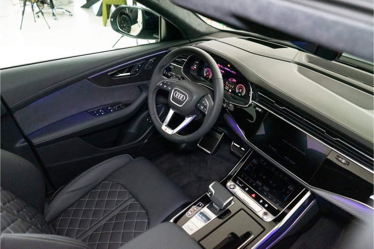 Vehicle Image 21