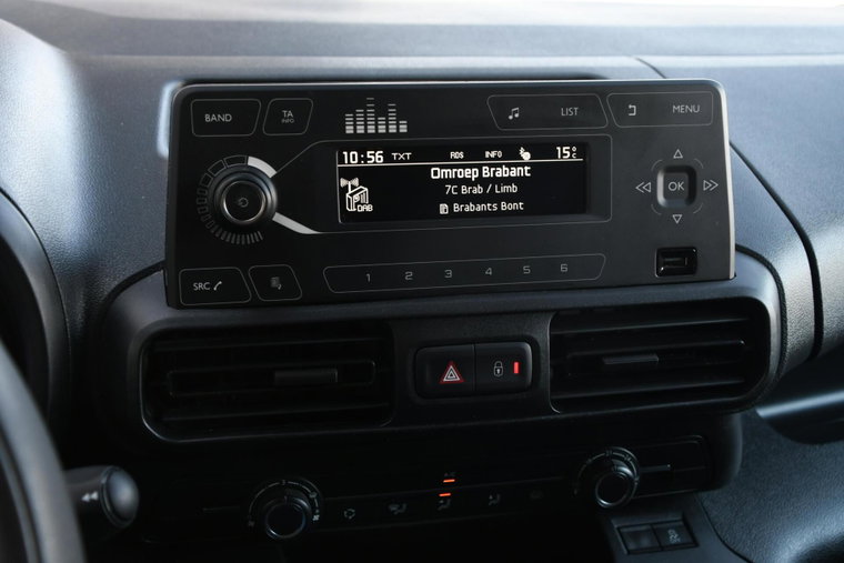 Vehicle Image 22