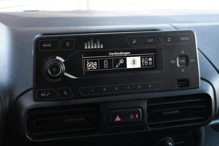 Vehicle Image 23