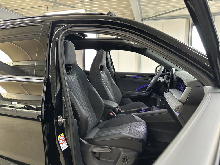 Vehicle Image 40