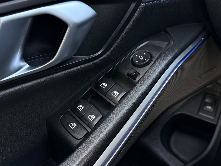 Vehicle Image 38
