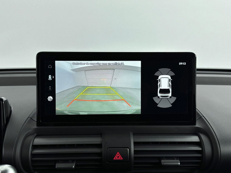 Vehicle Image 11