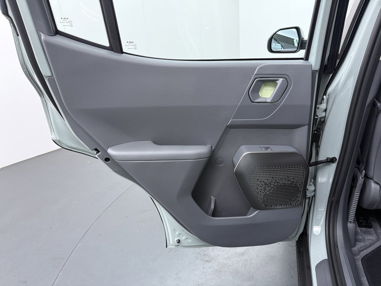 Vehicle Image 35
