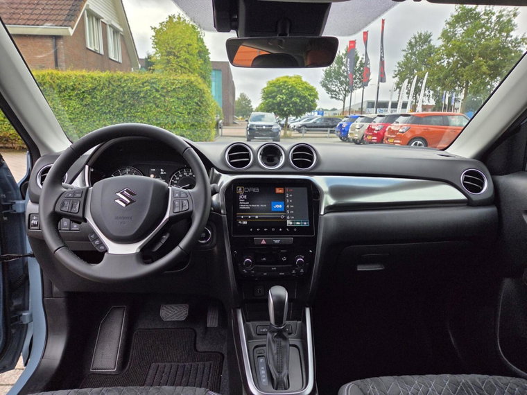Vehicle Image 12