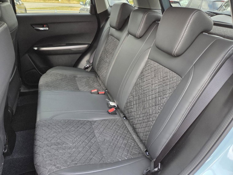 Vehicle Image 11