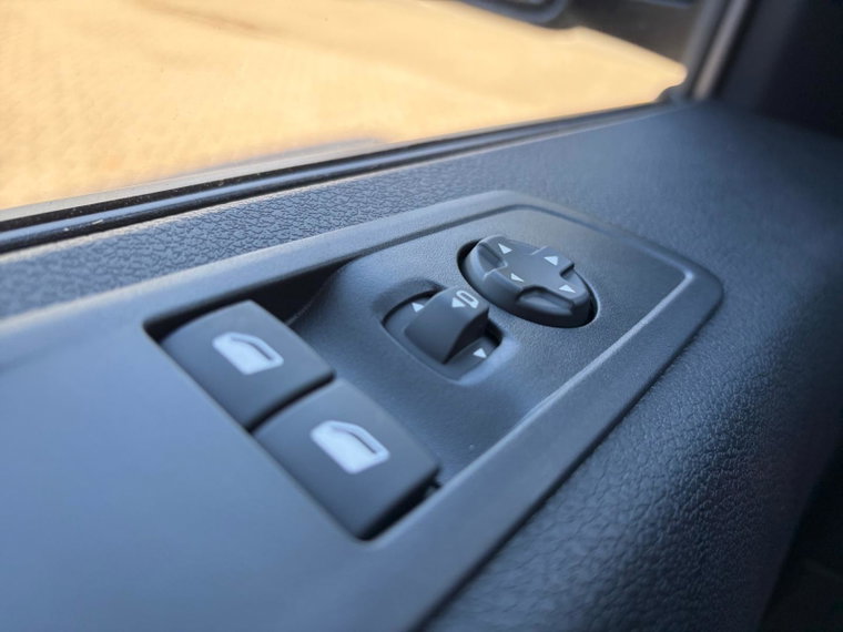 Vehicle Image 26