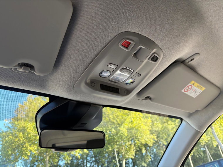 Vehicle Image 38