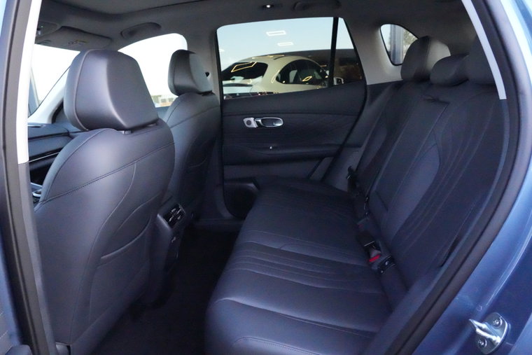 Vehicle Image 30