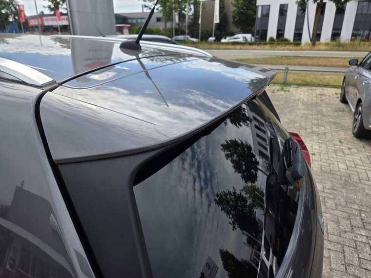 Vehicle Image 33