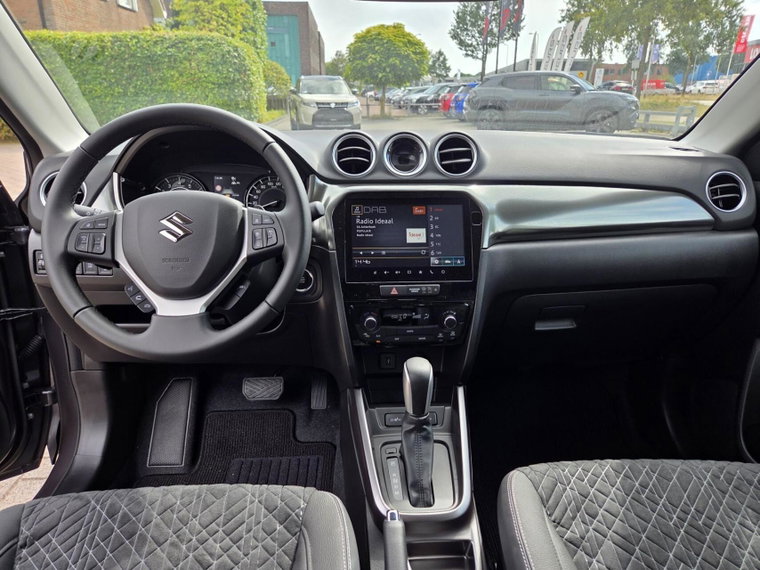 Vehicle Image 9