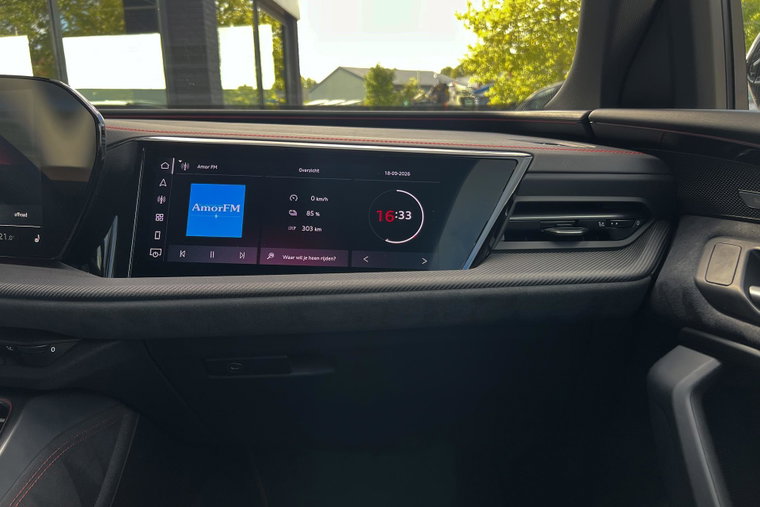 Vehicle Image 30