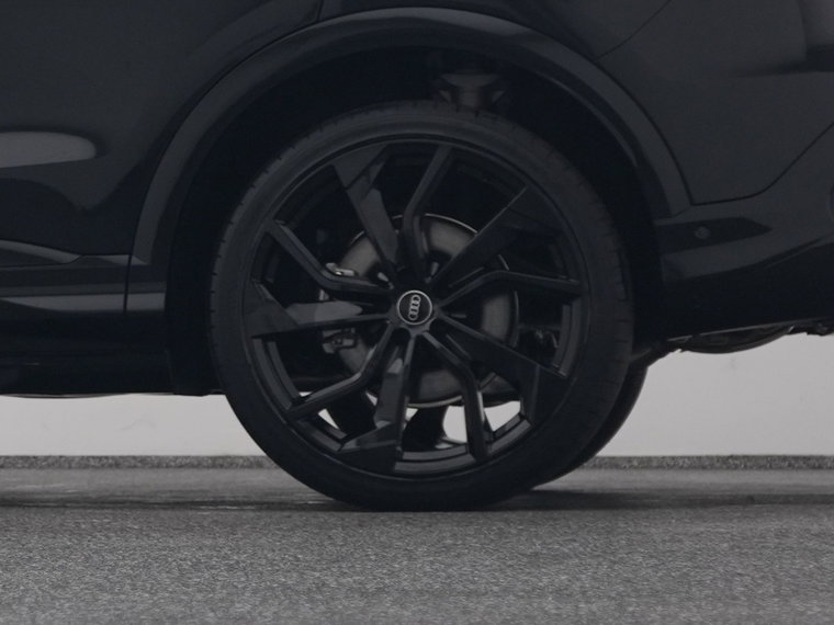 Vehicle Image 40