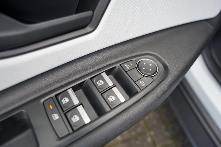 Vehicle Image 30