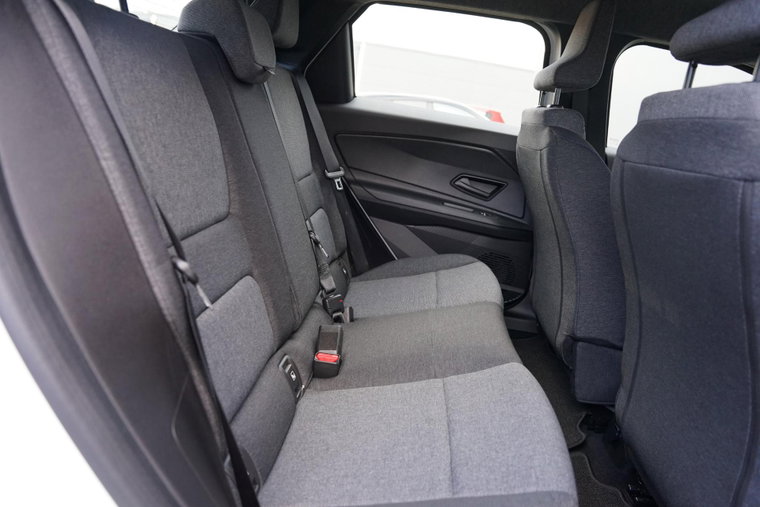 Vehicle Image 36