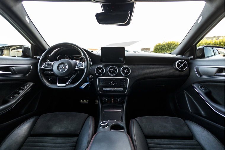 Vehicle Image 30