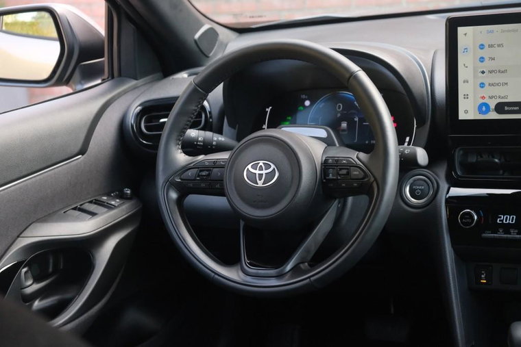 Vehicle Image 12