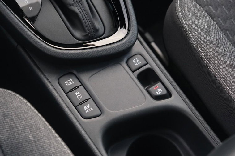 Vehicle Image 25