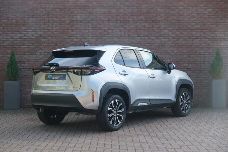 Vehicle Image 32