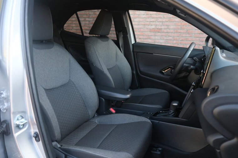 Vehicle Image 6
