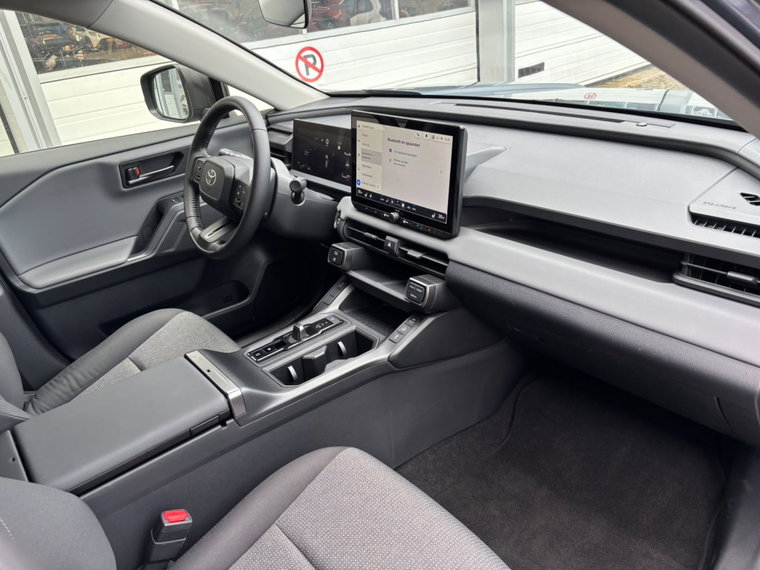 Vehicle Image 31