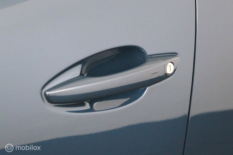 Vehicle Image 32