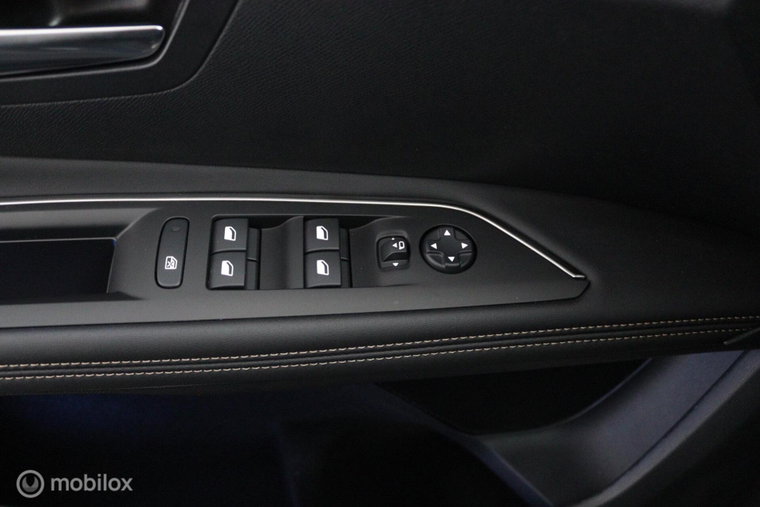 Vehicle Image 38
