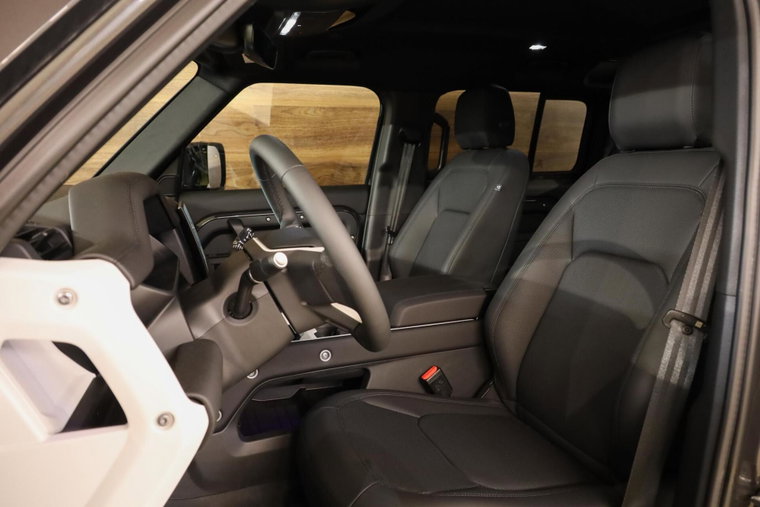 Vehicle Image 7