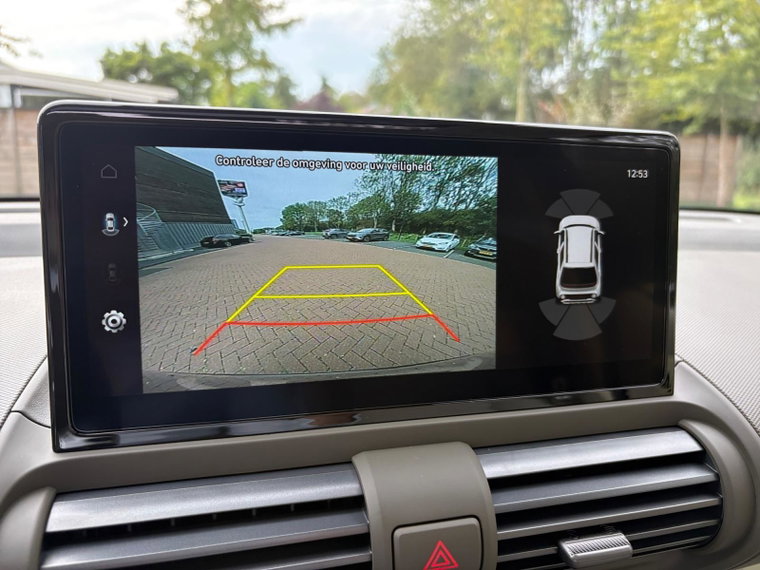 Vehicle Image 23