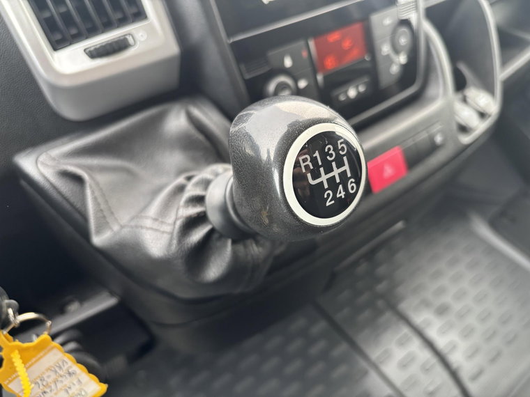 Vehicle Image 26