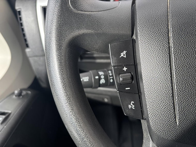 Vehicle Image 28