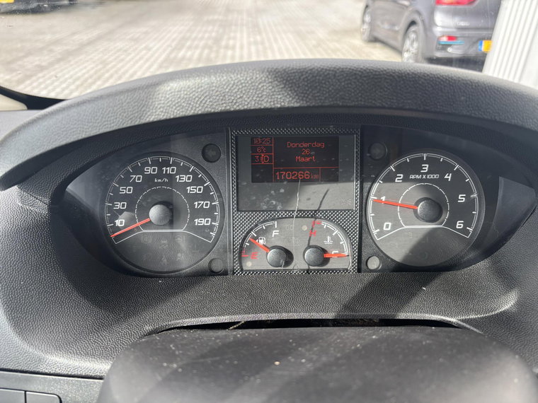 Vehicle Image 29