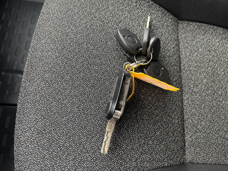 Vehicle Image 33