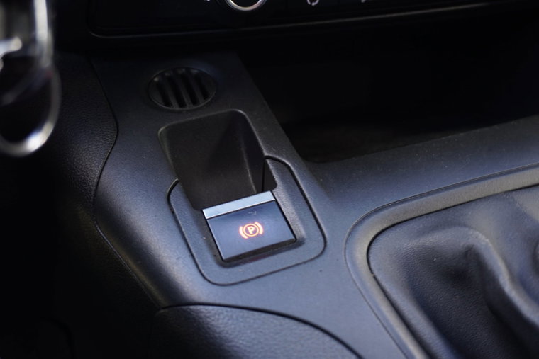 Vehicle Image 25