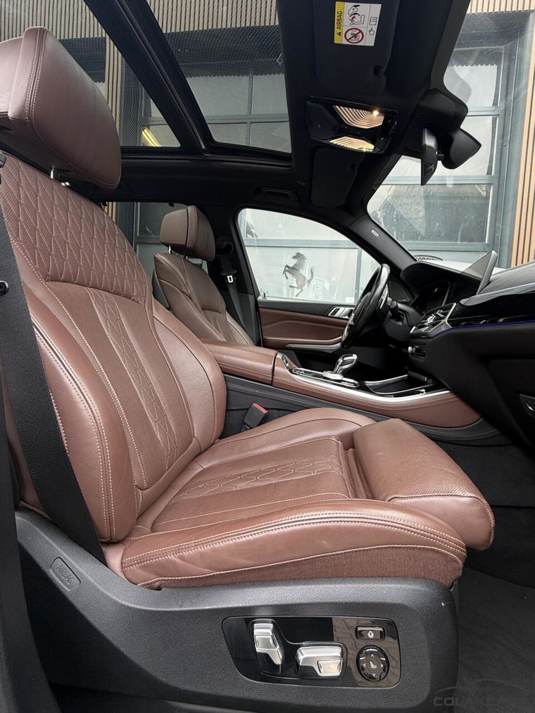 Vehicle Image 37