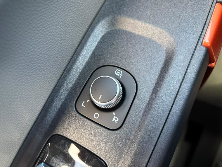 Vehicle Image 26