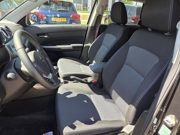 Vehicle Image 10
