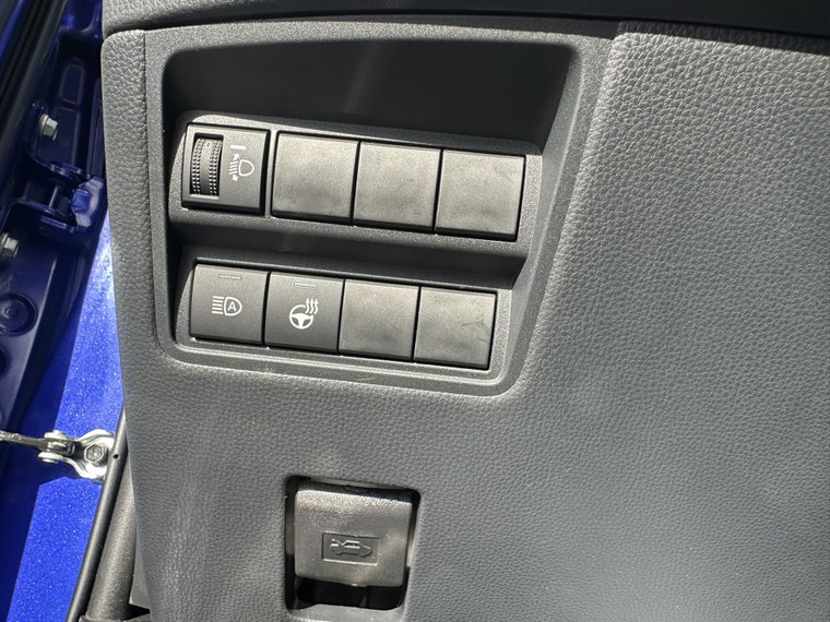 Vehicle Image 23