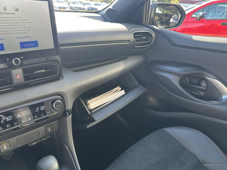 Vehicle Image 30