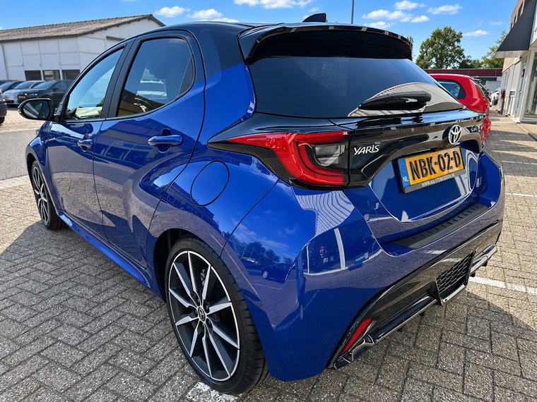 Vehicle Image 11