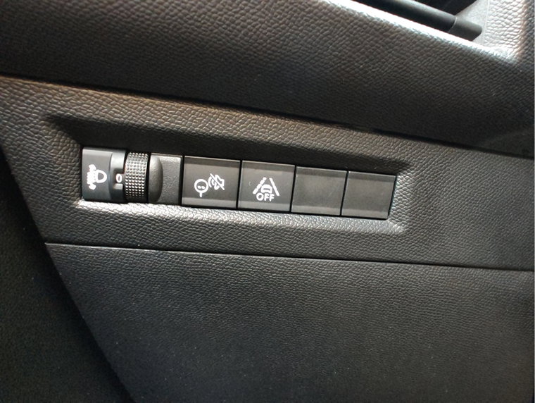 Vehicle Image 26