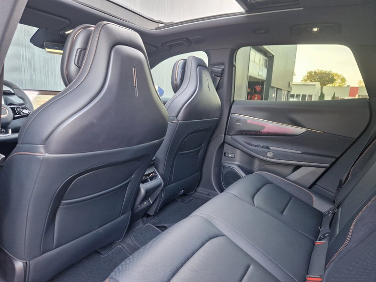 Vehicle Image 19