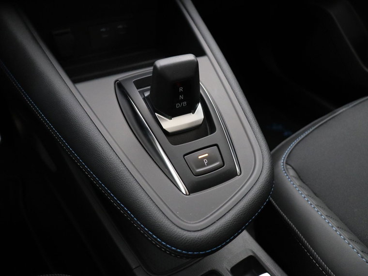 Vehicle Image 32