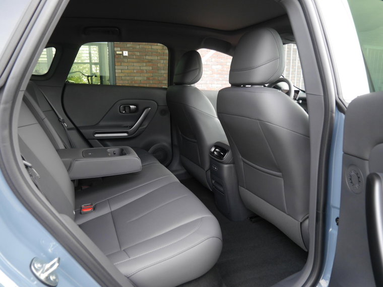 Vehicle Image 13