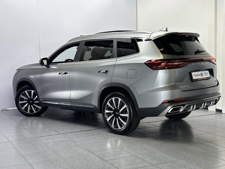 Vehicle Image 8