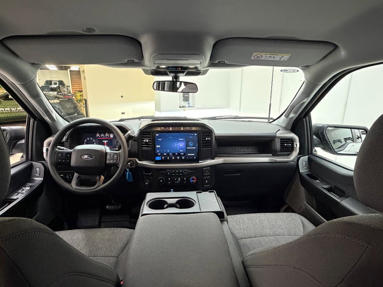 Vehicle Image 25