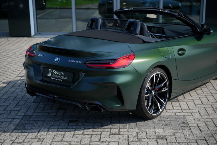 Vehicle Image 22
