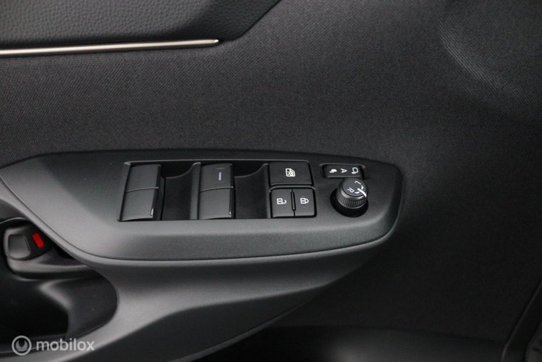 Vehicle Image 38