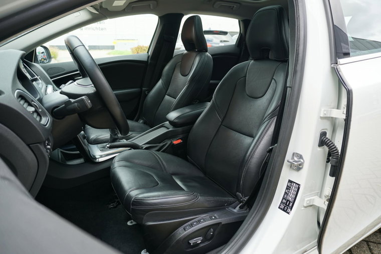 Vehicle Image 38