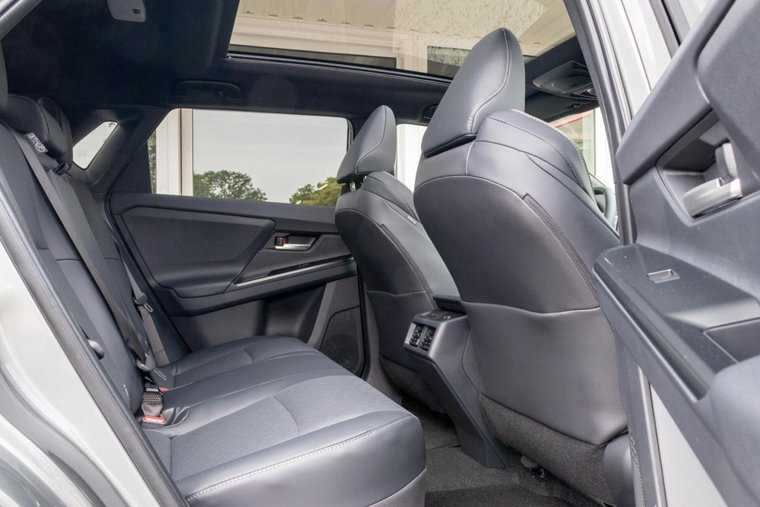 Vehicle Image 13